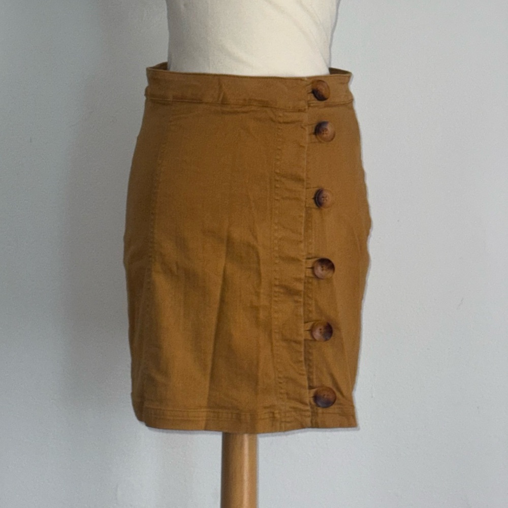 miami Button-Detail Mini Skirt in Mustard